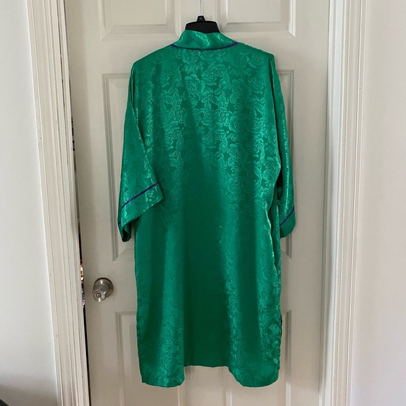 Vintage Victoria Secret robe - Picture 4 of 7